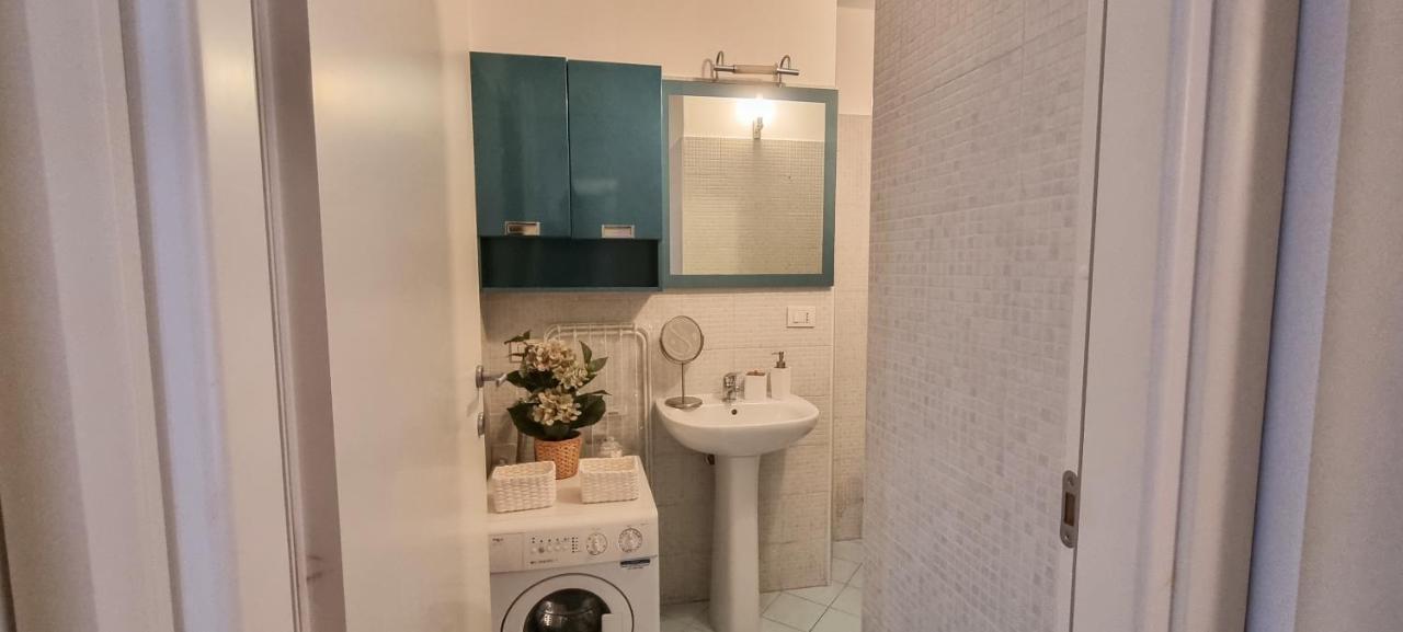 Altido Trendy 1-Bed Flat, Easy Access To Centre Milão Exterior foto