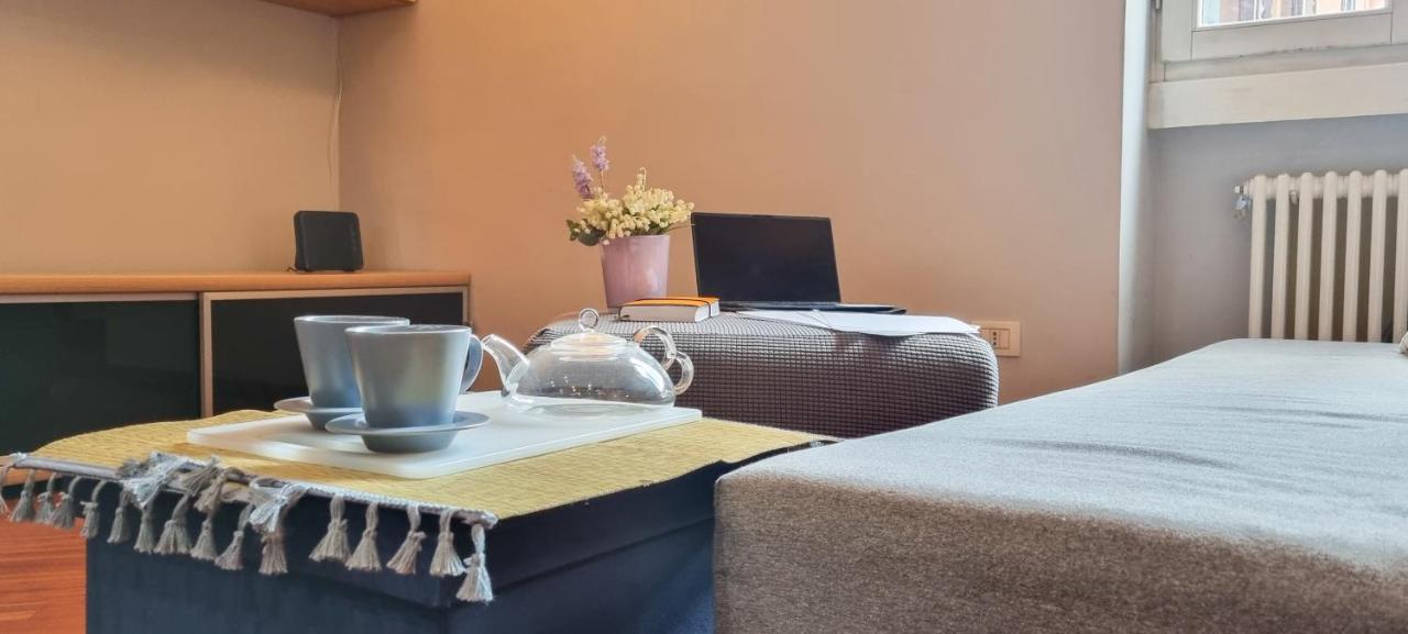Altido Trendy 1-Bed Flat, Easy Access To Centre Milão Exterior foto
