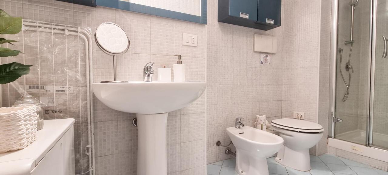 Altido Trendy 1-Bed Flat, Easy Access To Centre Milão Exterior foto